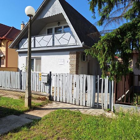 Nikolett Apartman Hajdúszoboszló Eksteriør bilde